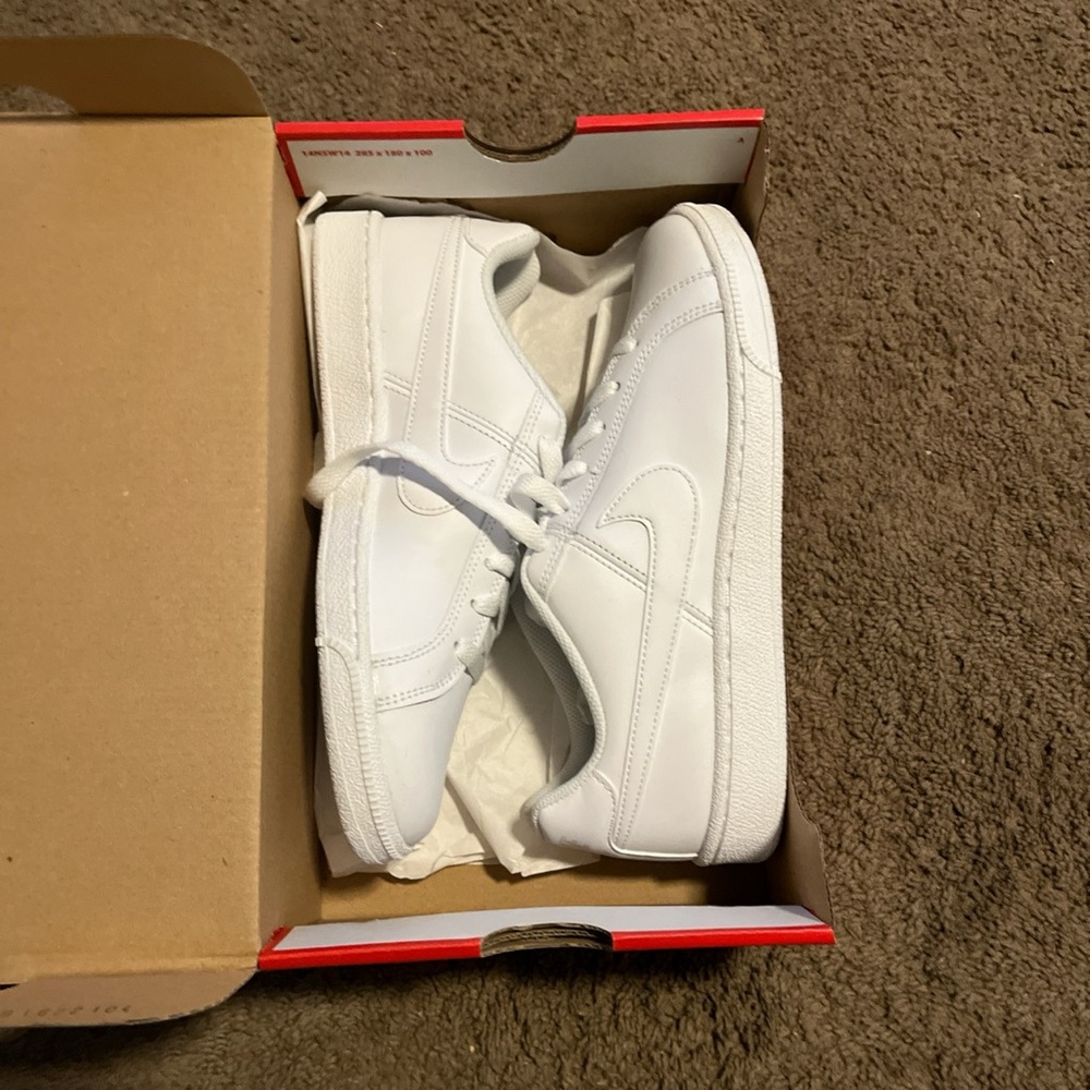 New in box womens size 7 Nike court Royale shoes